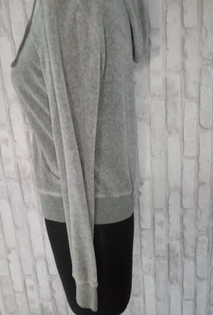 XXI woman's gray zip-up Hoodie jacket